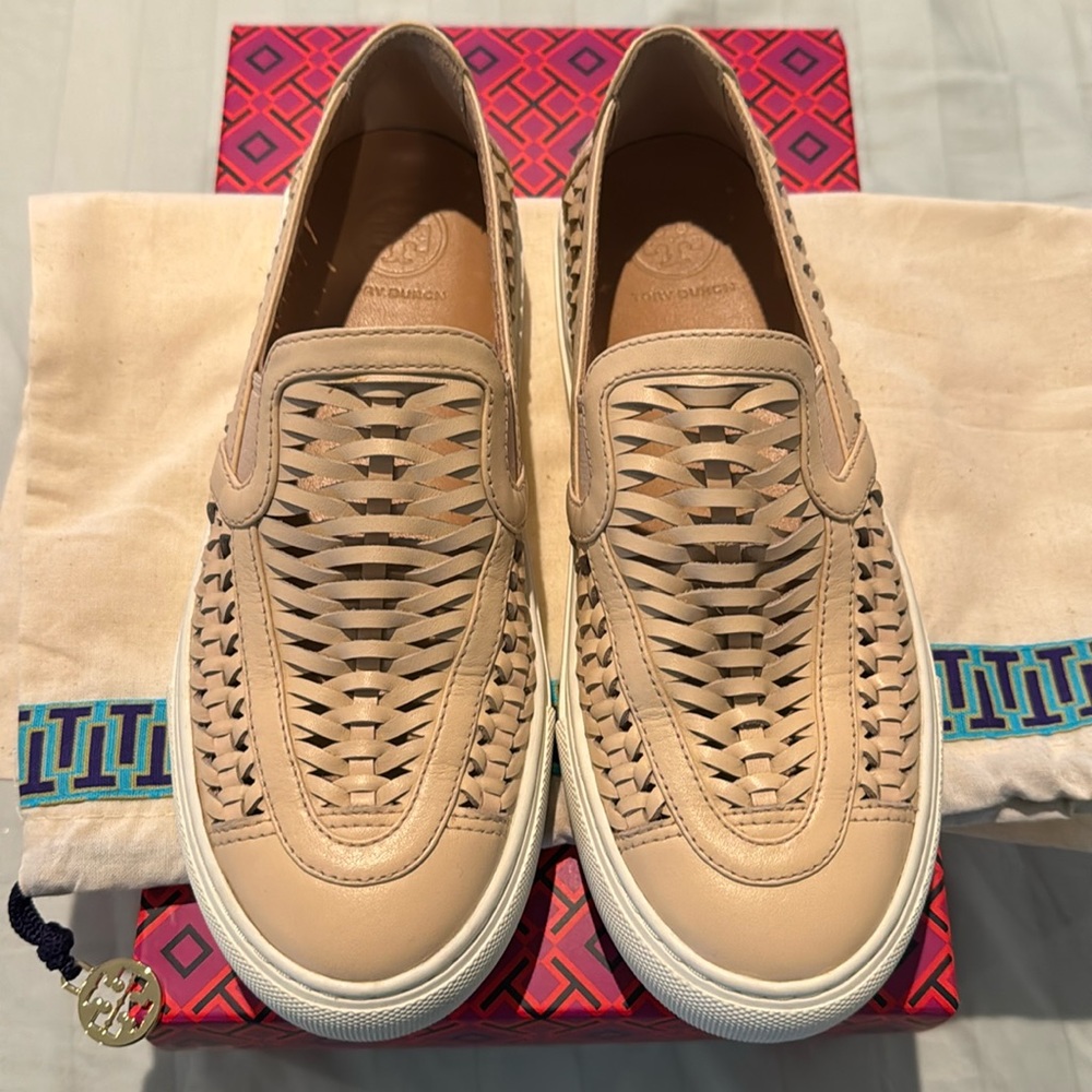 Tory Burch pink espadrille size 5